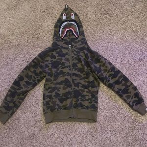 BAPE